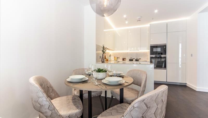 2 bed property in Charles Clowes Walk, London